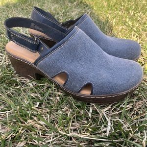B.O.C. Born Clog Sandals Blue Denim Size 10